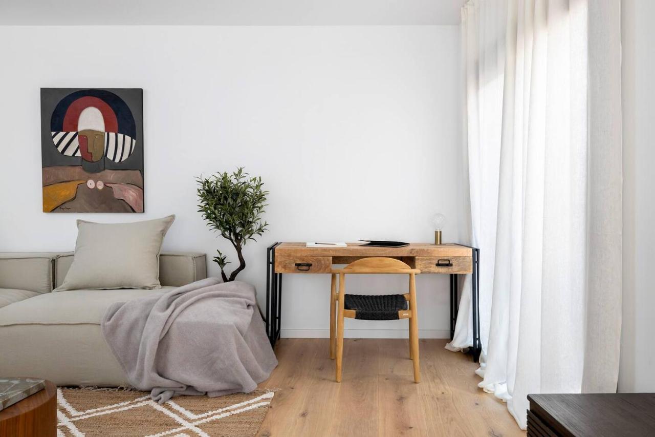Luxury In Center Apartment *